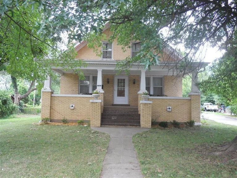 1721 E Cherry St, Springfield, MO 65802