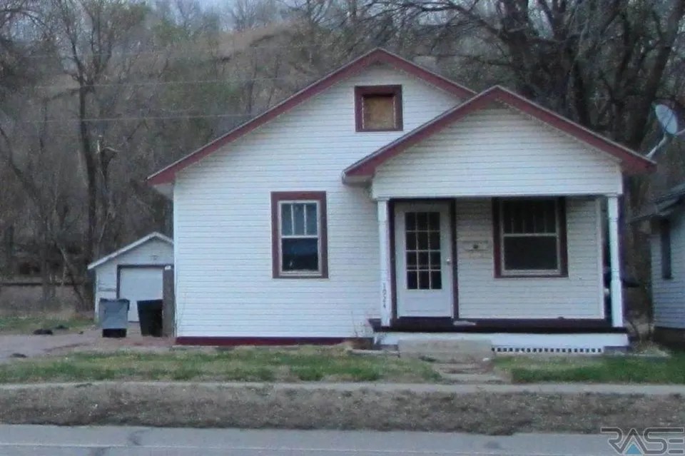1924 Riverside Blvd, Sioux City, IA 51109