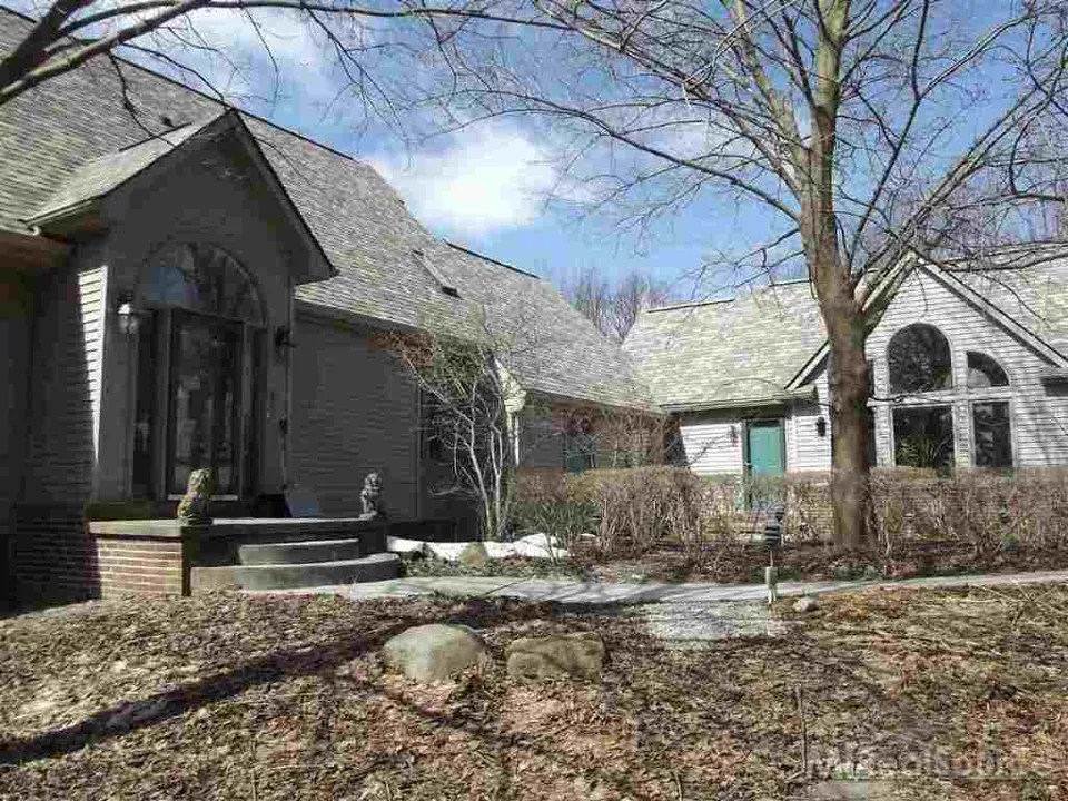 3073 Curtis Rd, Leonard, MI 48367