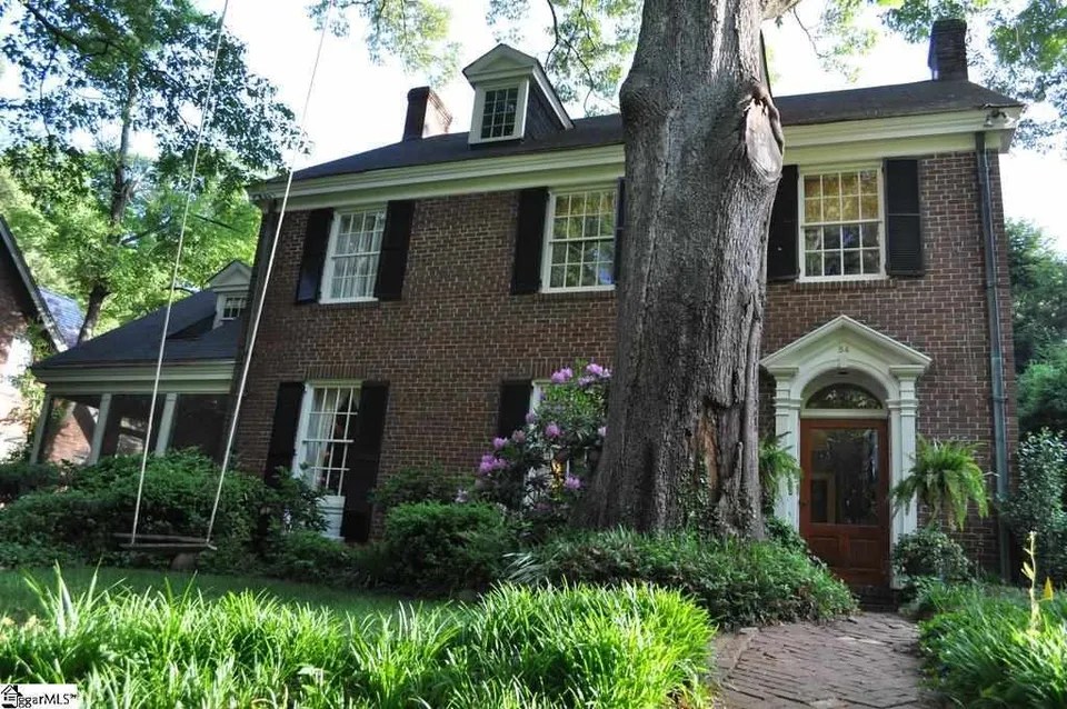 54 Ridgeland Dr, Greenville, SC 29601