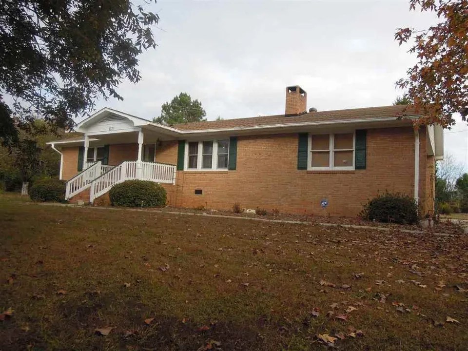 1577 Old Metal Rd, Gaffney, SC 29341