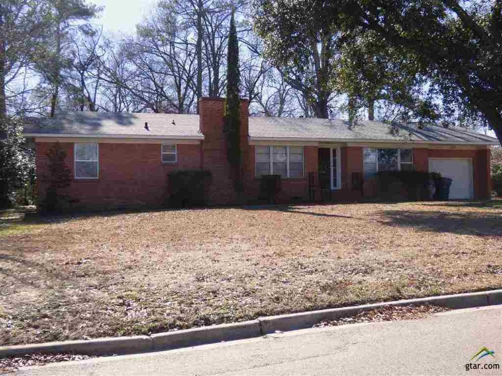 310 Dellwood Dr, Mt Pleasant, TX 75455