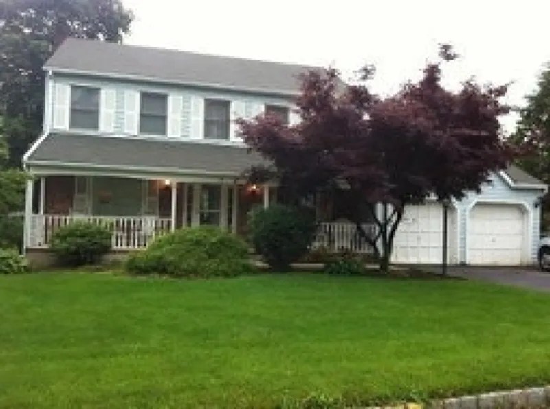 25 Fawn Run, Bloomsbury, NJ 08804