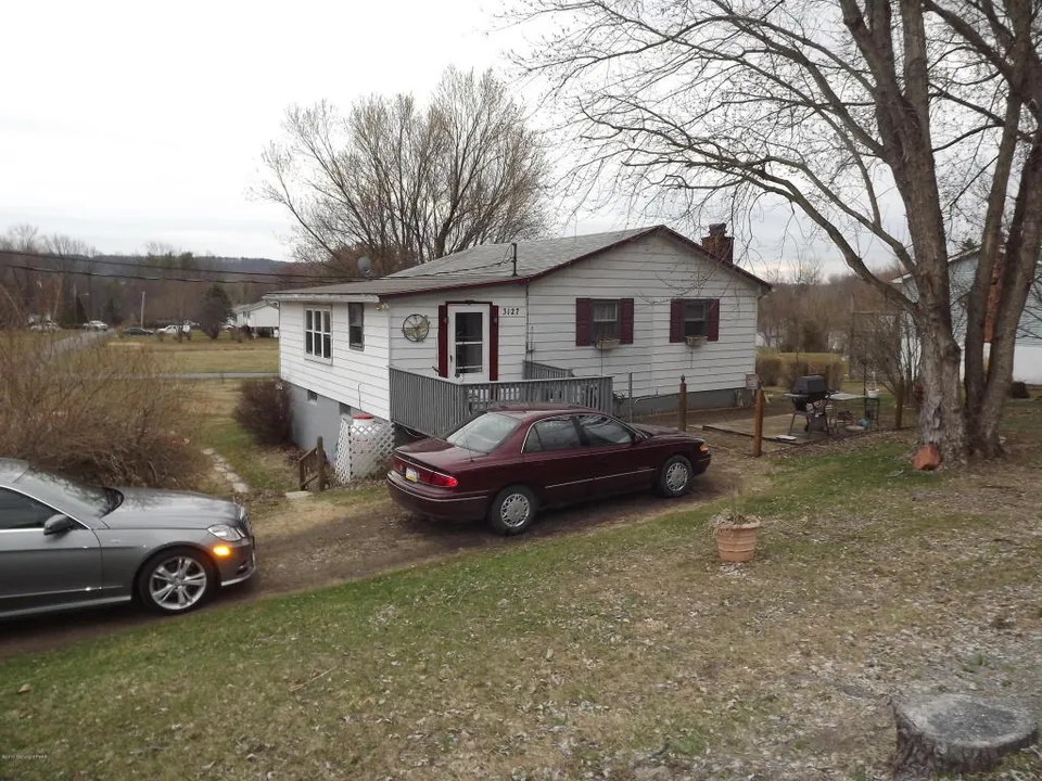 3127 Pleasant View Dr, Kunkletown, PA 18058