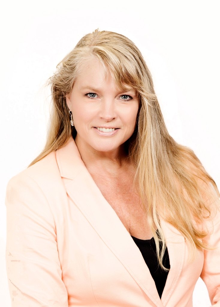 LINDA TONGE LAKE GENEVA, WI Real Estate Agent