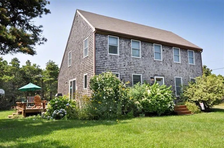 25 Thaxter Ln, Edgartown, MA 02539