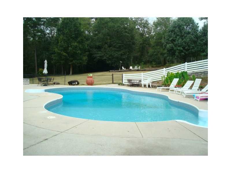 425 Benton Rd, Jefferson, GA 30549