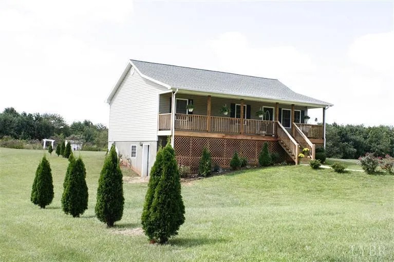 6983 Stage Rd, Concord, VA 24538