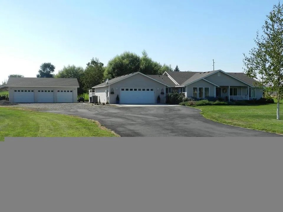 20 Oak Barrel Ln, Zillah, WA 98953