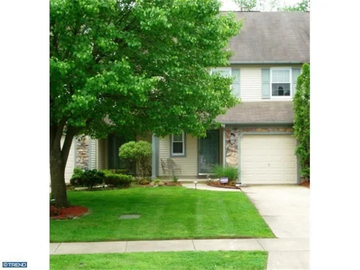 136 Lamplighter Ct, Marlton, NJ 08053