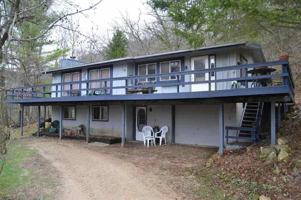 56081 Smith Rd, Ferryville, WI 54628