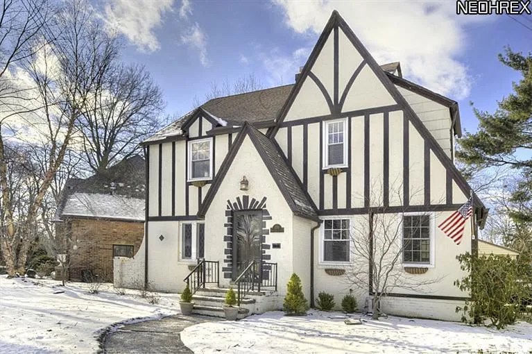 570 Morewood Pkwy, Rocky River, OH 44116