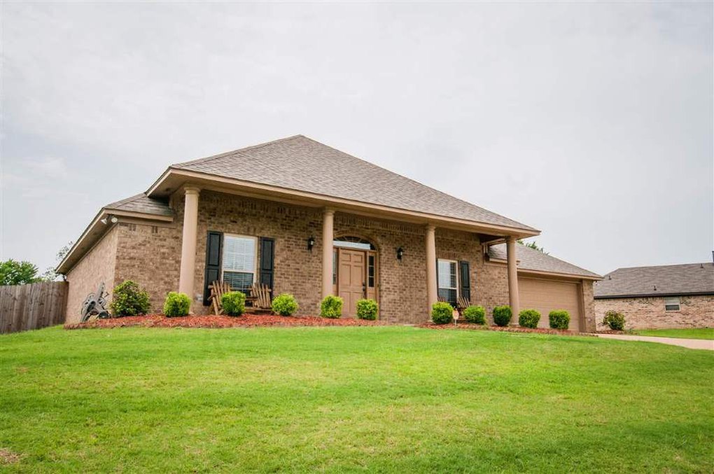 104 Belle Chase, Byram, MS 39272