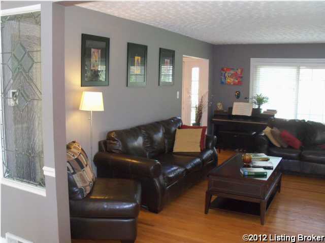 310 Foeburn Ln, Louisville, KY 40207