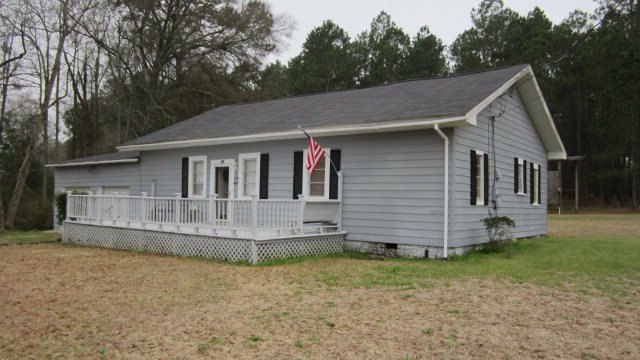 951 Sam Rentz Rd, Norman Park, GA 31771