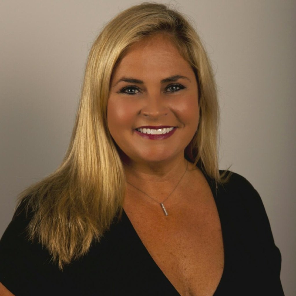 Lisa RichartHernandez Real Estate Agent in Your Area