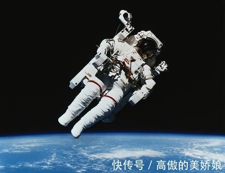 加速度与初速度方向相反