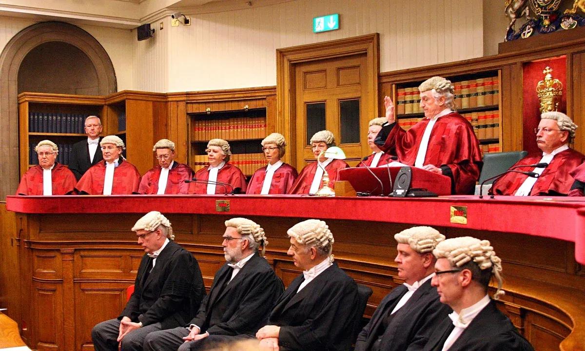 Why British lawyers wear white wigs iNEWS