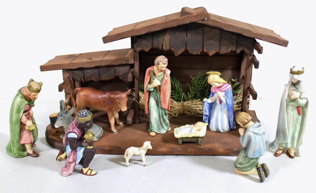 VINTAGE 11 PIECE HUMMEL NATIVITY SET