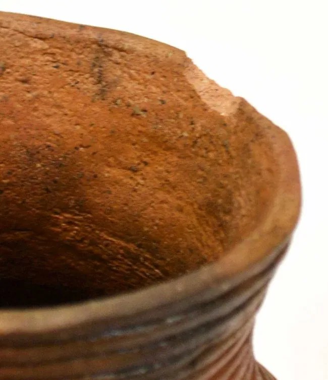 SOUTHWEST NATIVE AMERICAN POTTERY COIL POT Lot 661