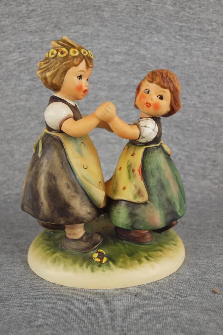 Hummel "Spring Dance", 353/I, TDMK 5, 6 3/4"