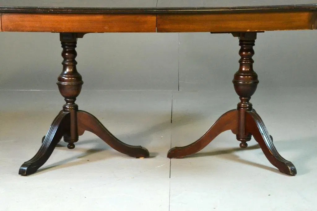 Duncan Phyfe Style Mahogany Dining Room Table