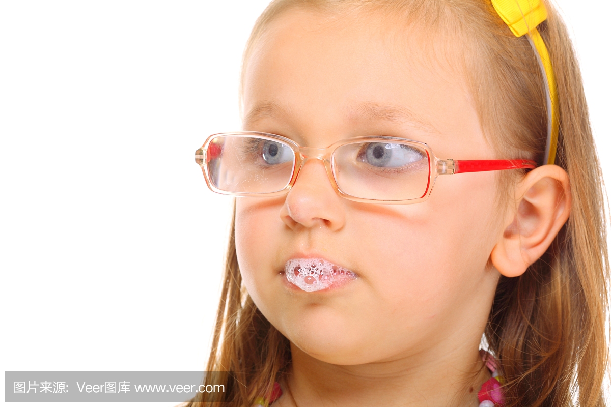 为什么唾液是白色泡沫_嘴发干唾液是白色 随意云