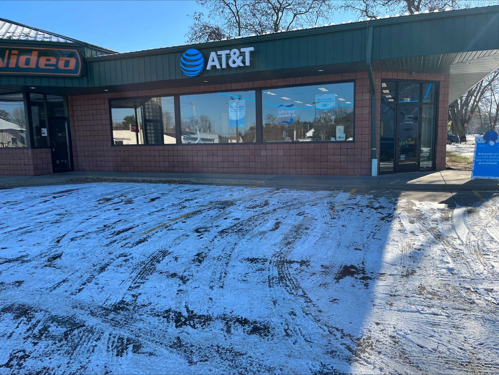 AT&T Shawano Cell Phones, Wireless Plans & Accessories 606 E Green