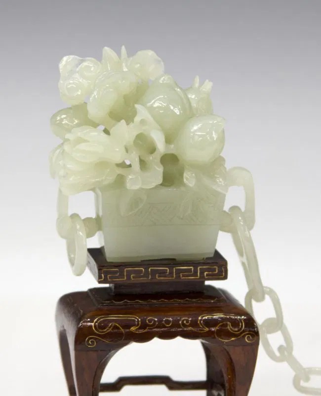 CHINESE JADE FIGURAL CRANES, LOTUS, G.I.A. REPORT Lot 252