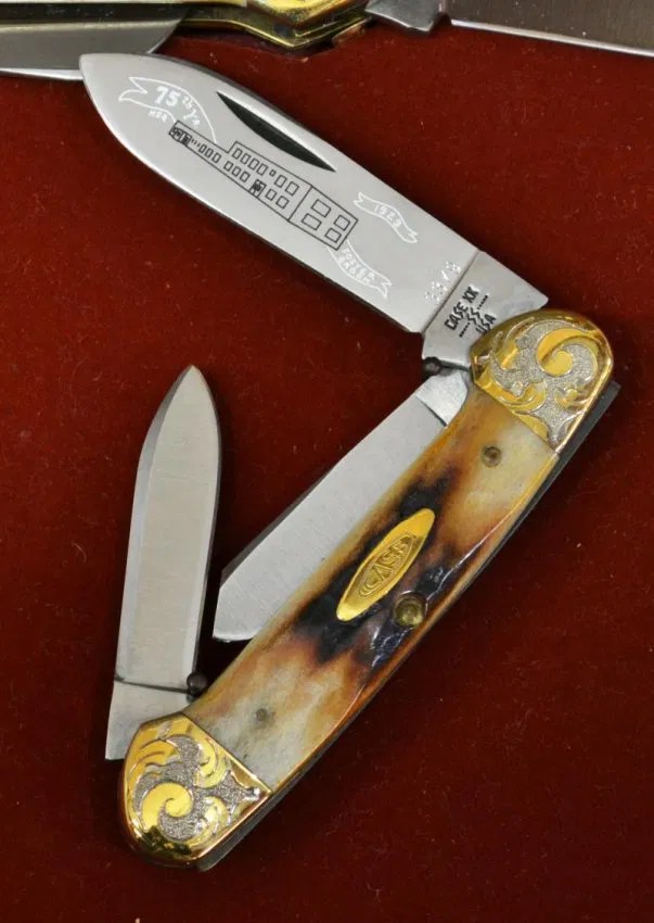 CASE XX 75TH ANNIVERSARY 3 KNIFE SET, PRESENT BOX Lot 116