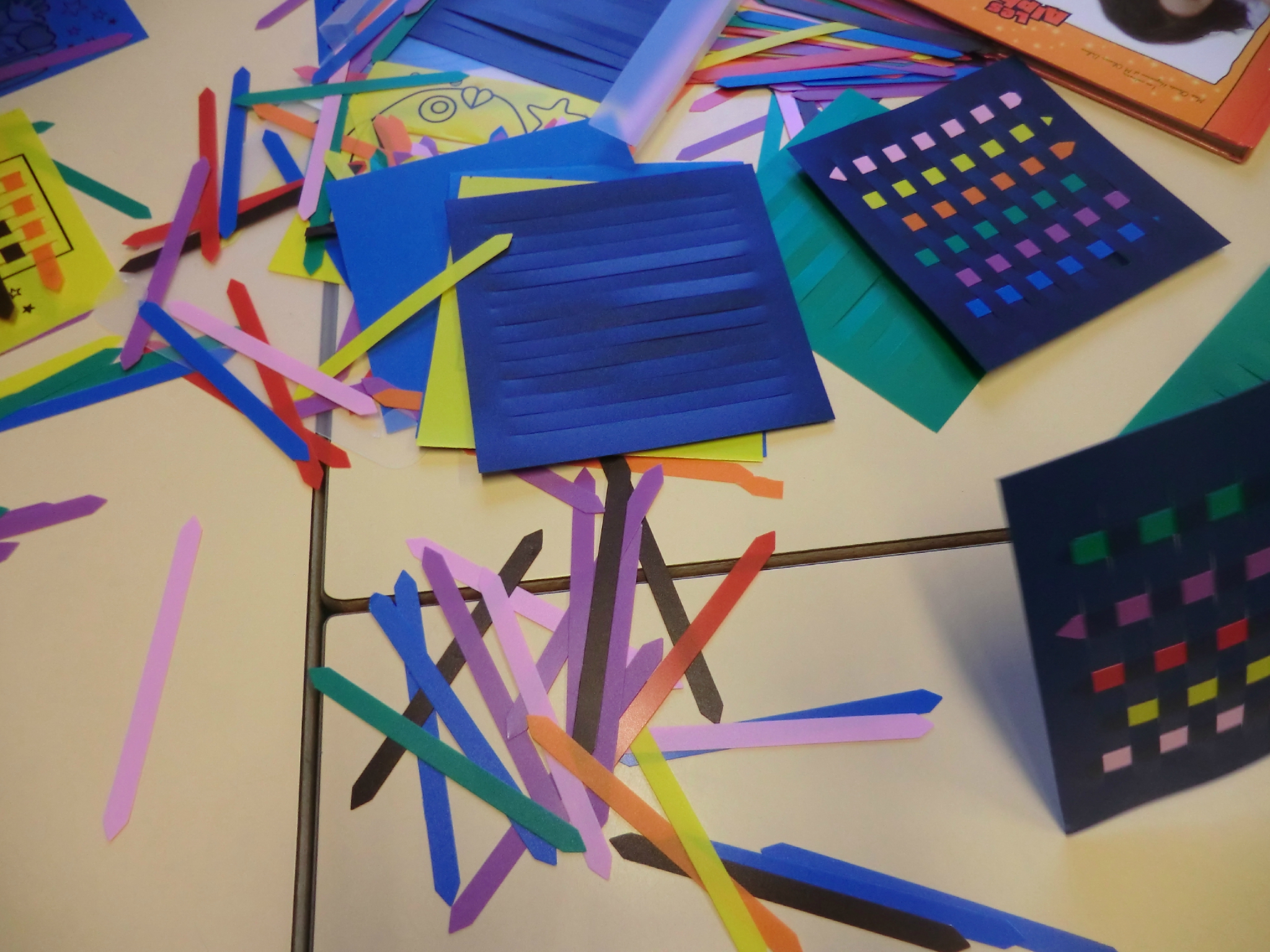 APPRENTISSAGE DU TISSAGE DANS LA CLASSE DE FLORENCE