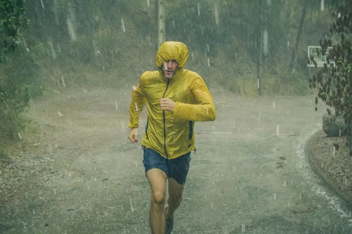 7 Best Running Rain Jackets in 2024 PacePassion