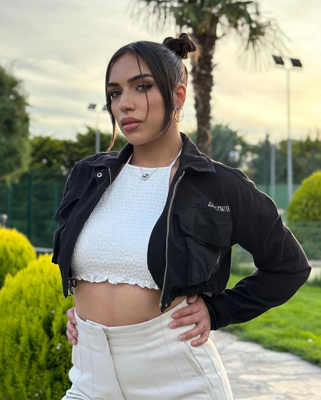 Carlaaaish: Age, Bio, Nationality, Boyfriend, Onlyfans, Photos and More 🌟