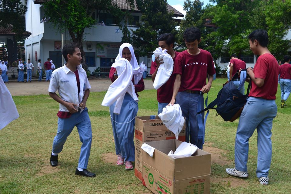 Contoh Gambar Keren Untuk Baju Kelulusan