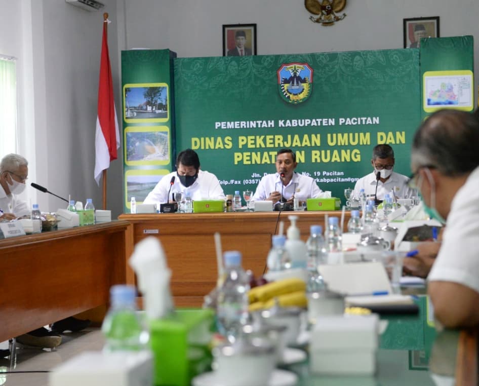 BupatiWabup Gelar Pertemuan Tiga OPD Selaraskan Visi Misi