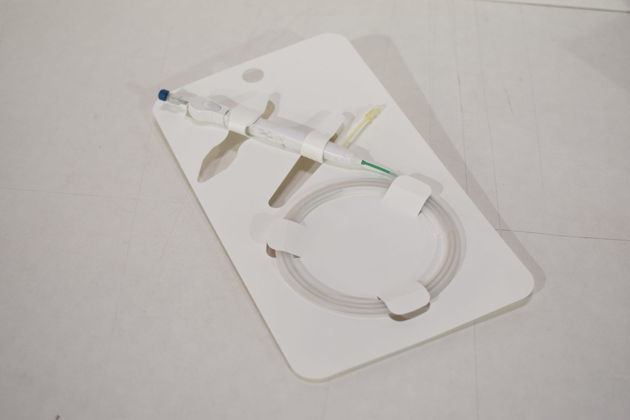 Custom Plain Rigid Plastic Medical Device Carrier with Special Die Cuts