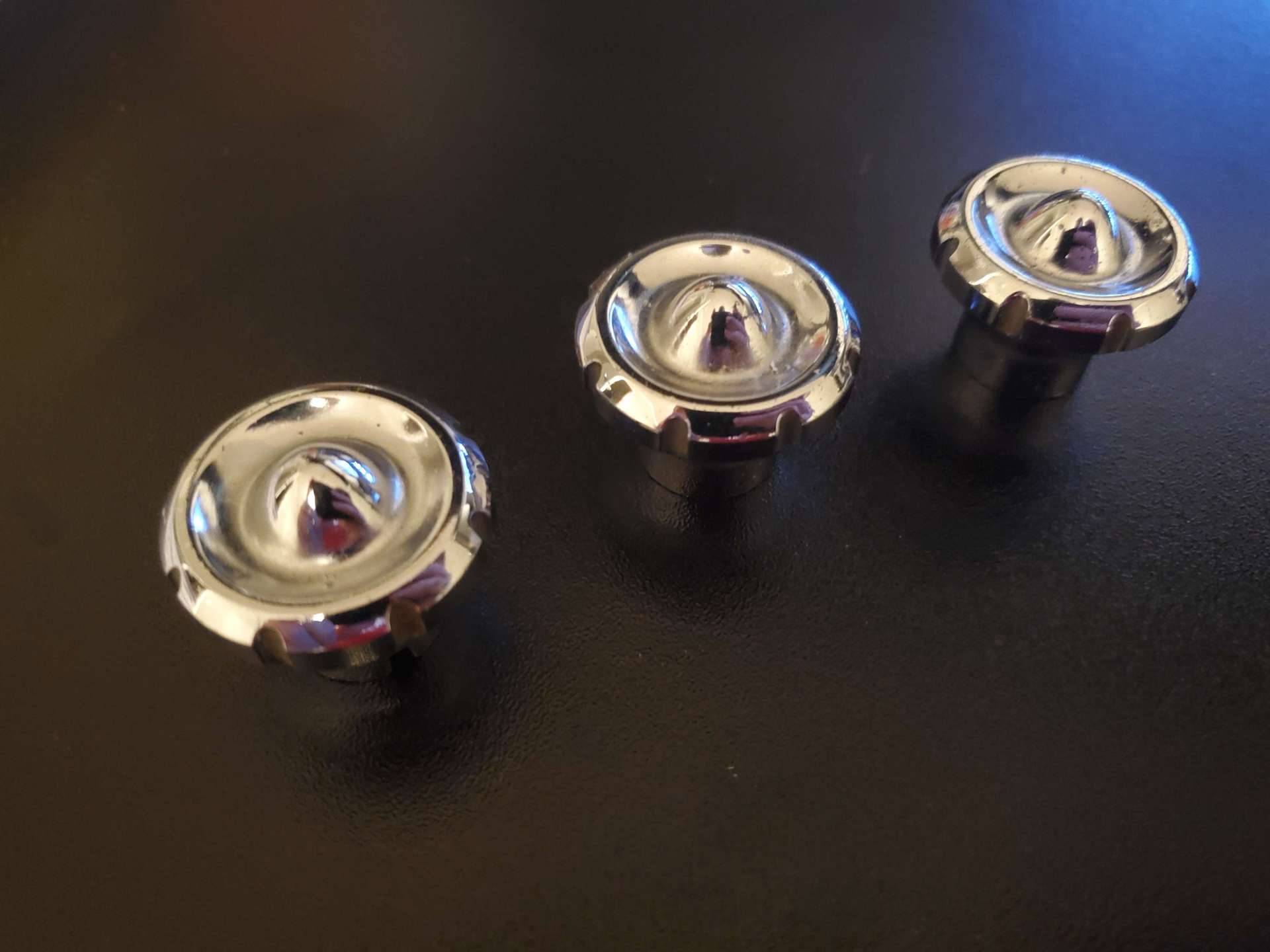 5556 Clipper Radio Knobs for sale, 55 400 trim wanted [Packard Parts