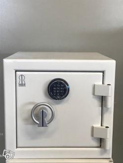 säkerhetsskåp ss 3492 Vapenskåp/Säkerhetsskåp Ss-3492 | Transport, Frakt, Flytt | Packbud.com