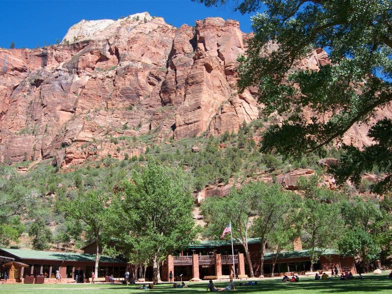 Best Places to Stay Near Zion & Bryce Amazing Adventures