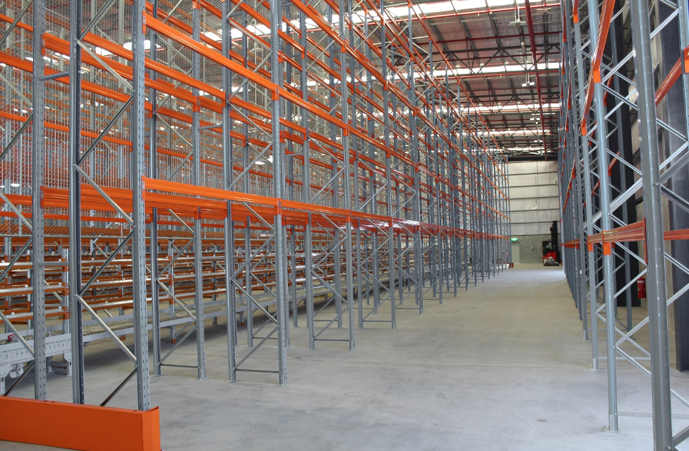 Why Should More Storage Facility Managers Use Pallet Racking?