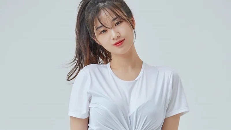 Pangling, Model Cantik dan Seksi Kim Woohyeon Ternyata Jago Main Golf