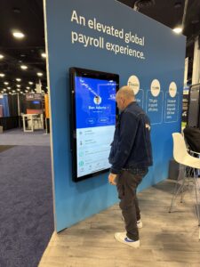 How to Set Up a Trade Show Booth [Step-by-Step Guide]