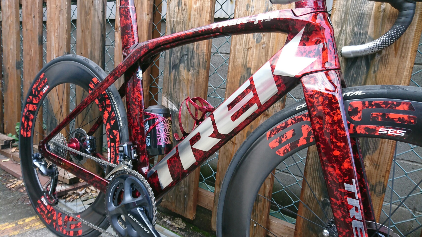 ロードバイク ペイント カスタム 自転車 TREK ファブモーターサービス