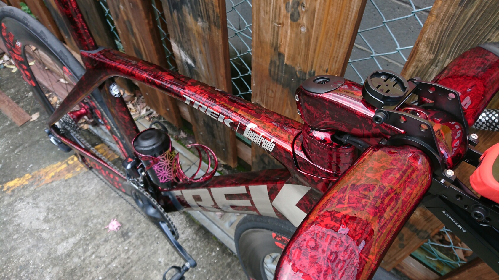 ロードバイク ペイント カスタム 自転車 TREK ファブモーターサービス