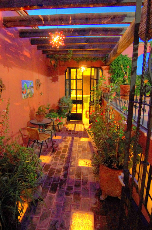 The Painters Keys — Online art resource that provides an art newsletter