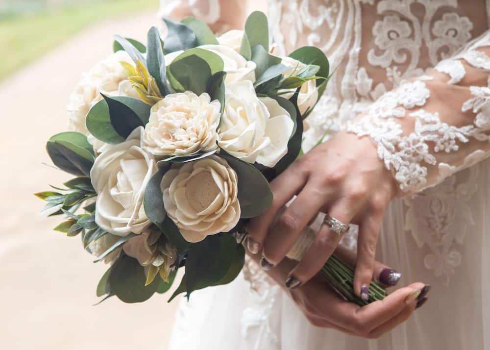 How To Dye Sola Wood Flowers (Easy DIY Acrylic Paint Guide)