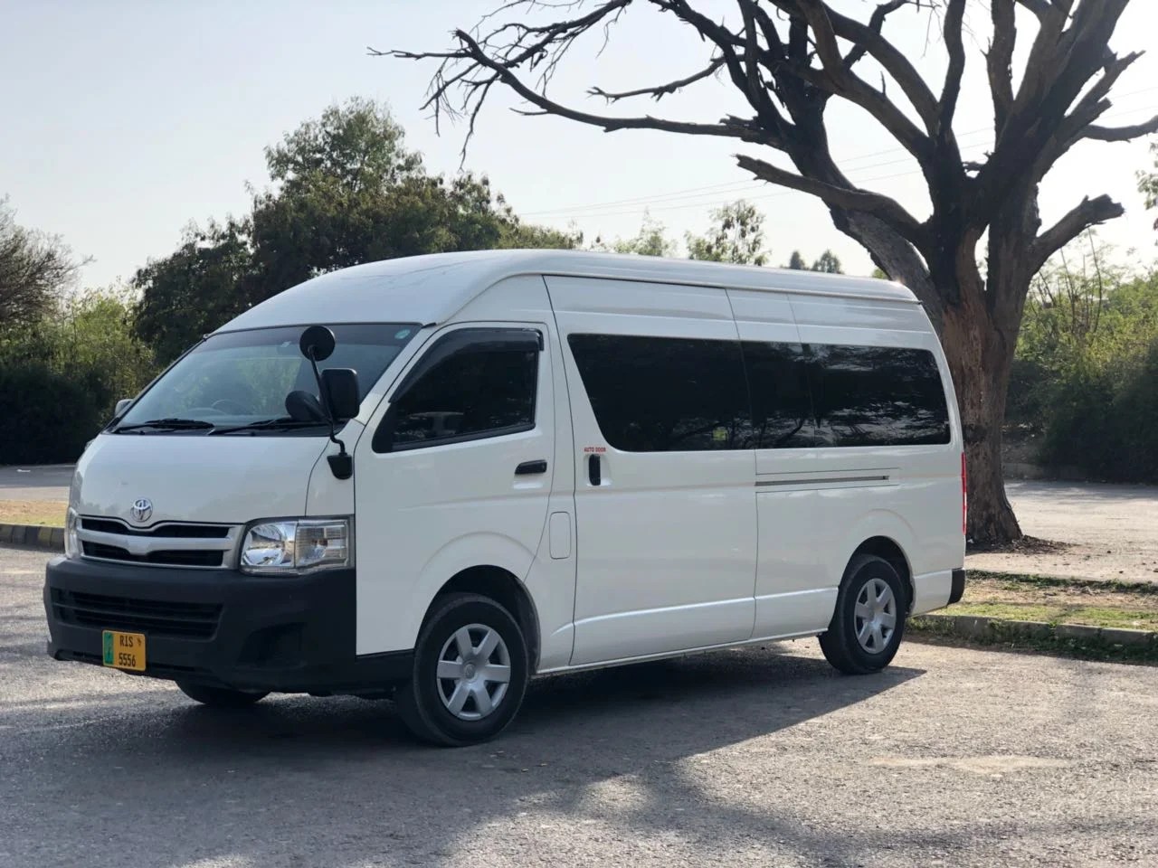 Grand Cabin For Rent (Toyota Hiace) 13 Seater