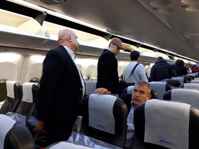 Review TAROM Economy Class BRUOTP (Boeing 737800) Paliparan