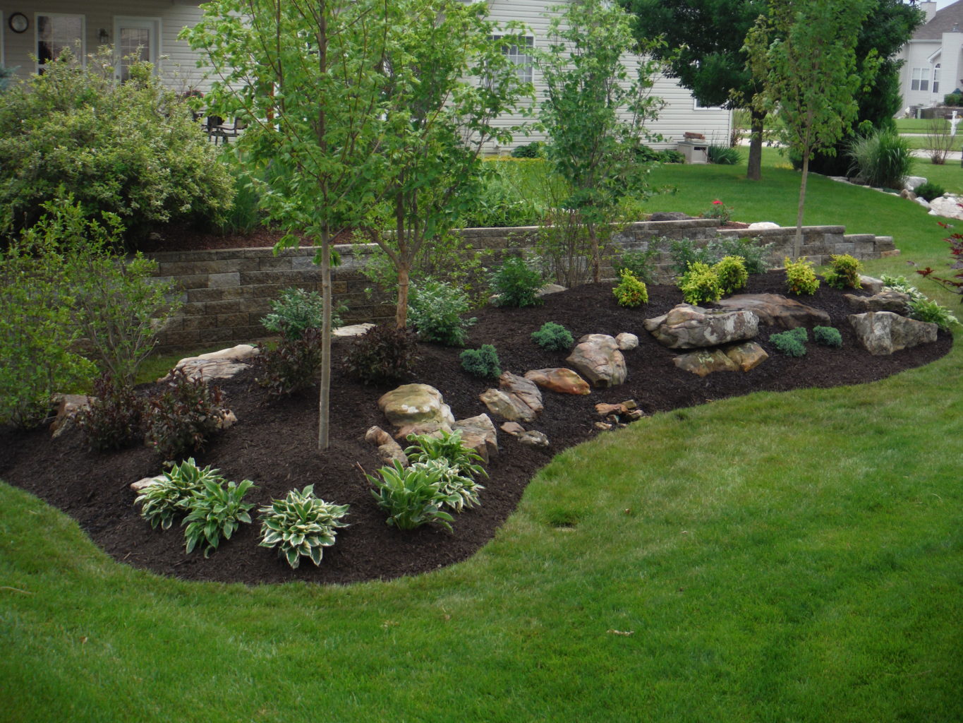 New Landscape Bed Palmyra Professional Lawn Management