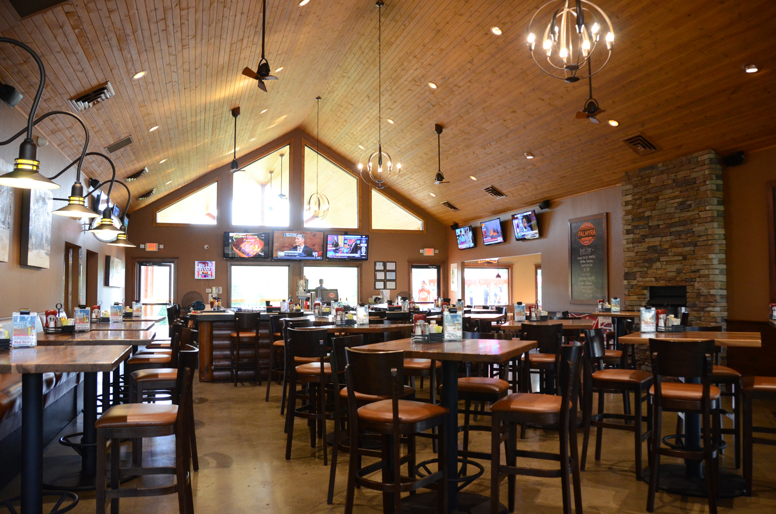 Palmyra Pub & Eatery Dixon, Illinois Barbecued Meats, Chicken